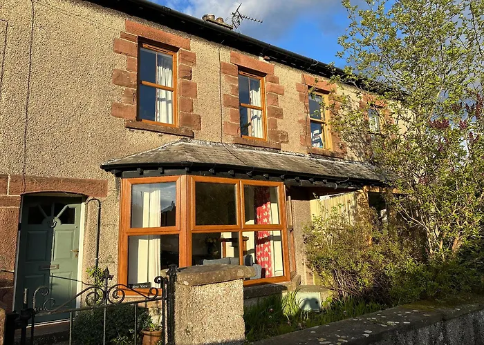 2 West View
