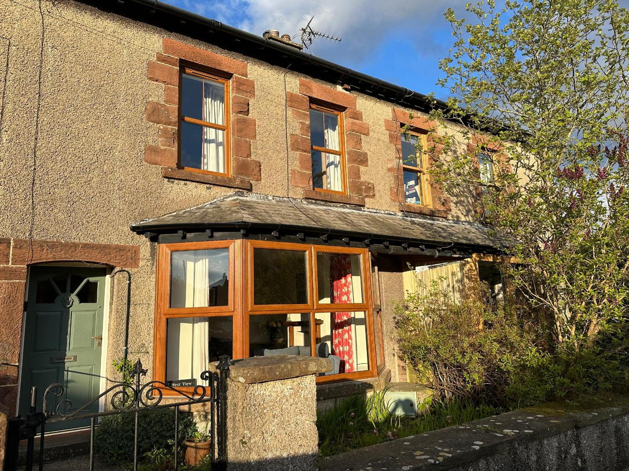 2 West View Holker